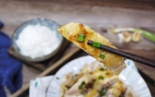 电饭锅盐焗鸡(电饭锅盐焗鸡要焗多久才熟)