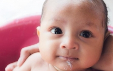 宝宝吐奶胆汁图片(宝宝胆汁有问题有哪些症状)