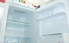 冰箱怎样快速除冰(冰箱快速除冰法介绍一下)