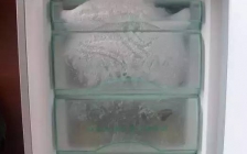 冰箱怎样快速除冰(冰箱快速冰箱除冰)
