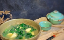 菠菜豆腐汤的做法(豆腐菠菜汤做法窍门)
